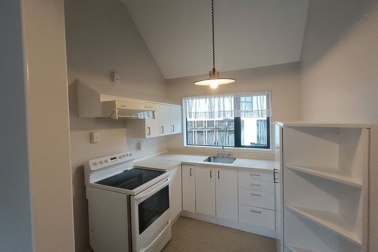 Photo of property in 3/990 High Street, Avalon, Lower Hutt, 5011