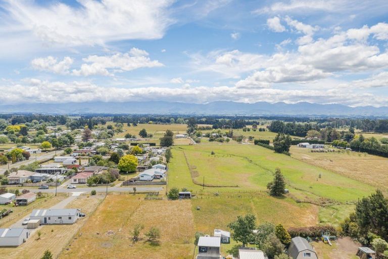 Photo of property in 6 Walter Street, Takapau, 4203