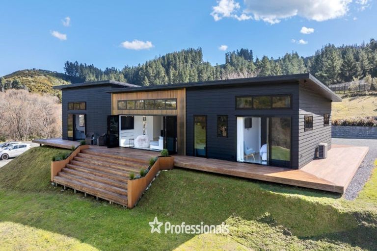 Photo of property in 49 Mount Marua Drive, Maymorn, Upper Hutt, 5018