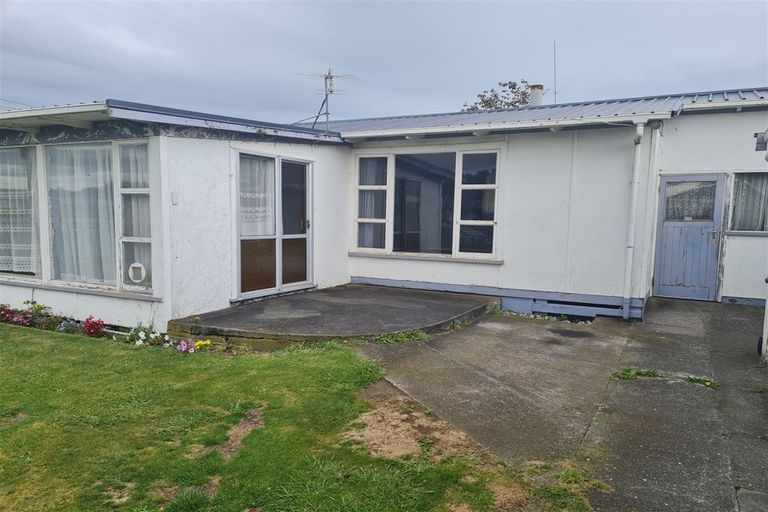 Photo of property in 19 Rimu Street, Hawera, 4610
