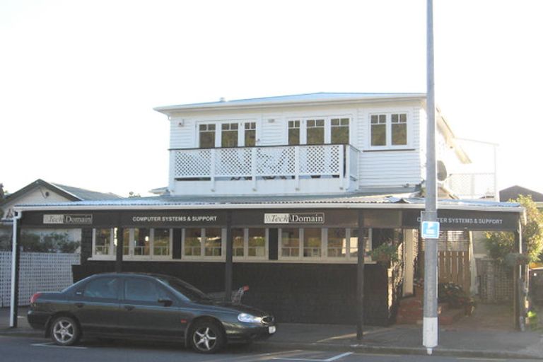 Photo of property in 14 Oroua Street, Eastbourne, Lower Hutt, 5013