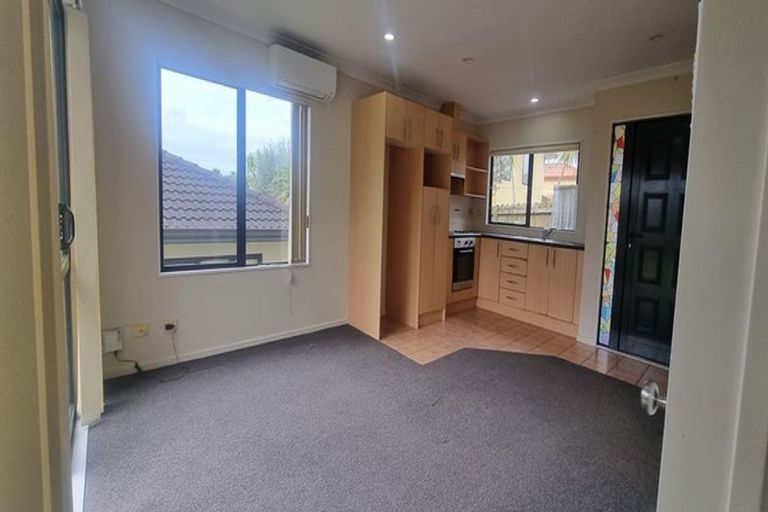 Photo of property in 12 Bernish Place, East Tamaki, Auckland, 2013