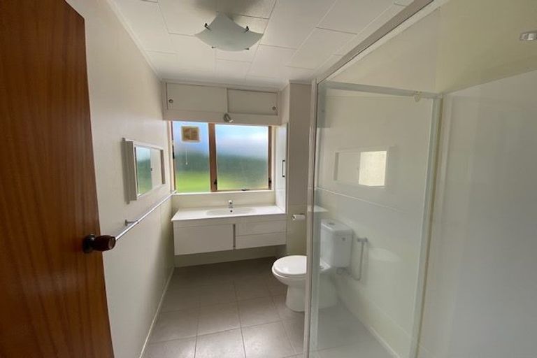 Photo of property in 2/13 Walter Street, Hauraki, Auckland, 0622