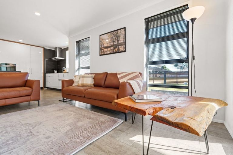 Photo of property in 16 Stace Hopper Drive, One Tree Point, 0118