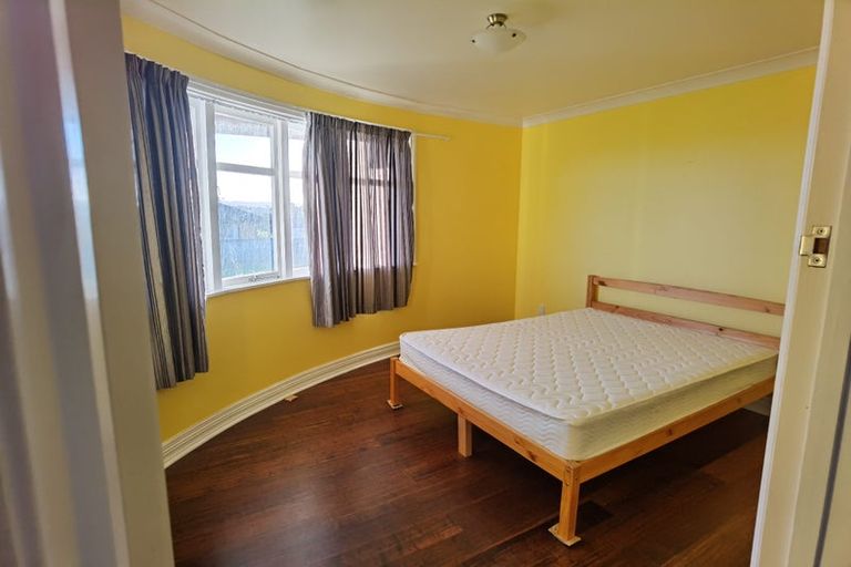 Photo of property in 1 Rubens Lane, West Harbour, Auckland, 0618