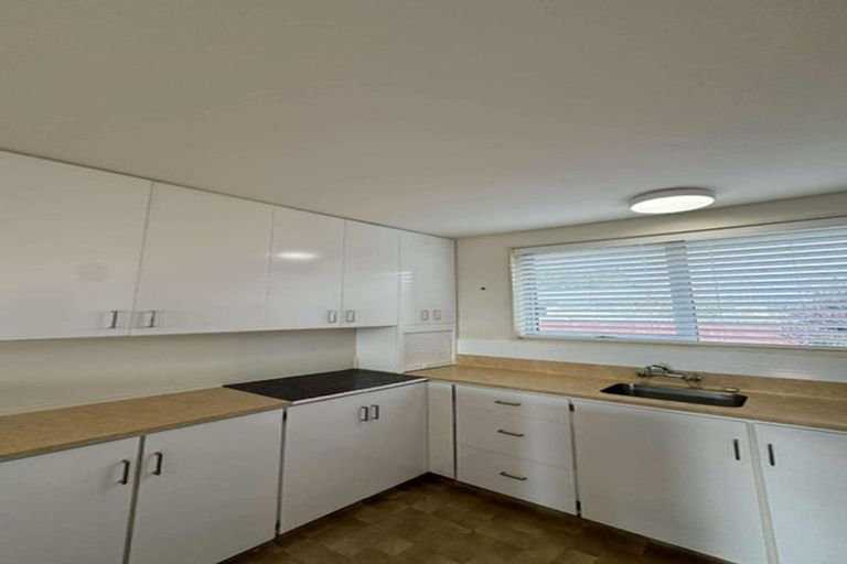 Photo of property in 17 Beeston Place, Redwood, Christchurch, 8051