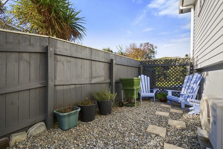 Photo of property in 22a Bartlett Grove, Tawa, Wellington, 5028