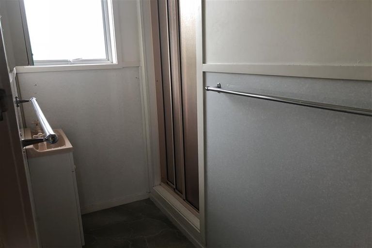 Photo of property in 49 Sherwood Avenue, Te Atatu South, Auckland, 0610