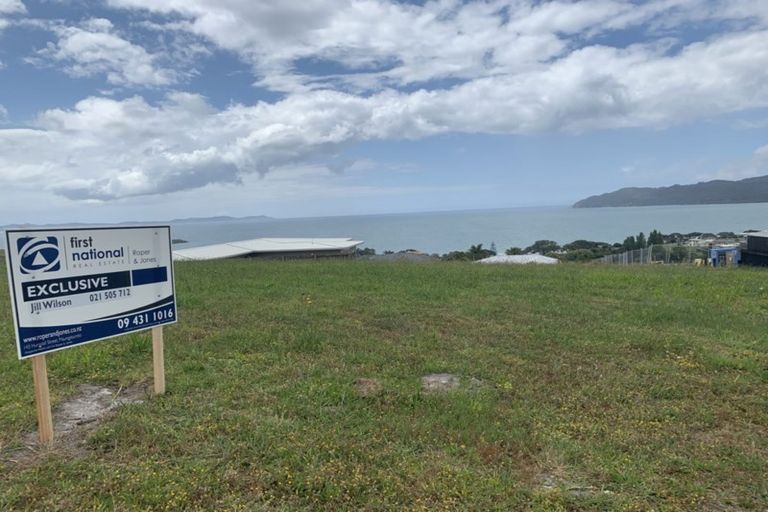 Photo of property in 20 Lori Lane, Coopers Beach, 0420