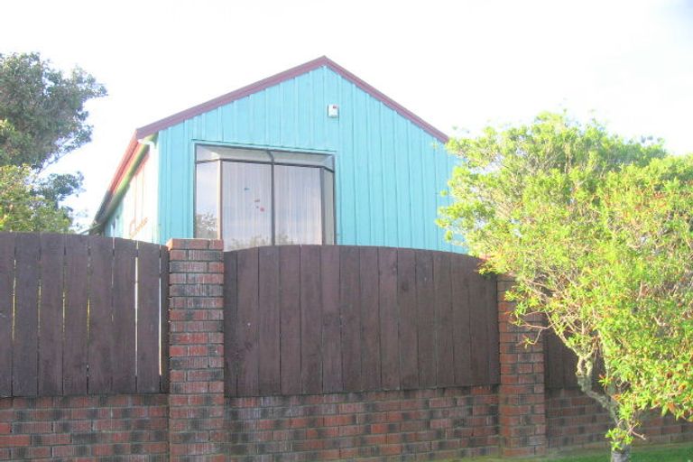 Photo of property in 12 Lauderdale Road, Papakowhai, Porirua, 5024