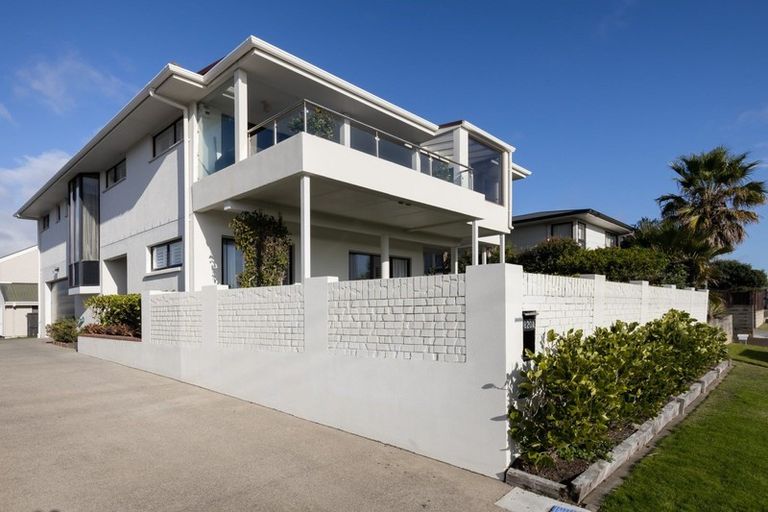 Photo of property in 820a Papamoa Beach Road, Papamoa Beach, Papamoa, 3118