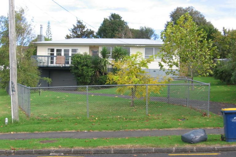 Photo of property in 9 Claridge Street, Glen Eden, Auckland, 0602