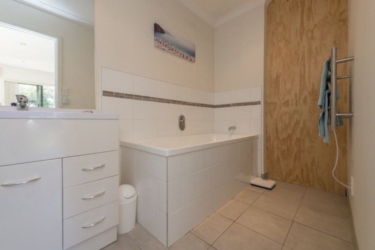 Photo of property in 31 Ellis Street, Brightwater, 7022