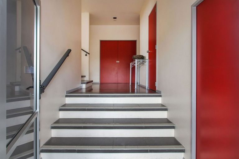 Photo of property in 6 Lamia Place, The Gardens, Auckland, 2105