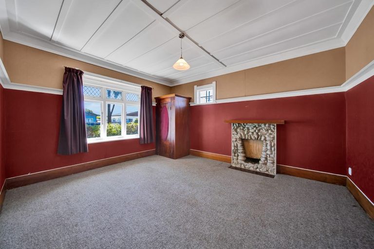 Photo of property in 2 Galt Street, Hawera, 4610
