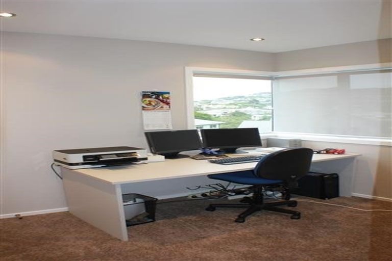 Photo of property in 3 Cresswell Place, Johnsonville, Wellington, 6037