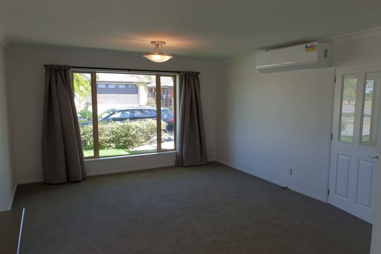 Photo of property in 2 Tanu Place, Parklands, Christchurch, 8083