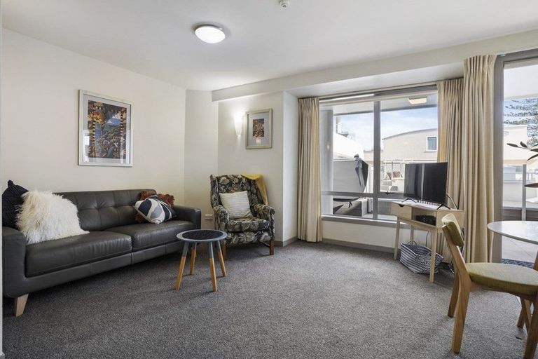 Photo of property in Anchorage Apartments, 211/36 Victoria Road, Mount Maunganui, 3116