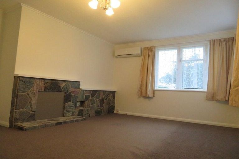 Photo of property in 8 Hollard Grove, Avalon, Lower Hutt, 5011