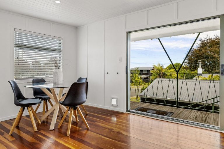 Photo of property in 14a Weka Road, Waipahihi, Taupo, 3330