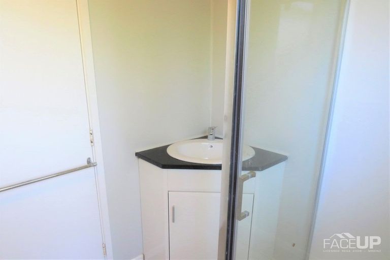 Photo of property in 15 Bellringer Road, Massey, Auckland, 0614