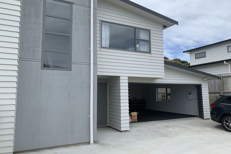 Photo of property in 5b Sandino Place, Grenada Village, Wellington, 6037