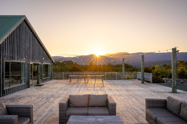 Photo of property in Splitapplelodge.com, 370 Kaiteriteri-sandy Bay Road, Kaiteriteri, Motueka, 7197