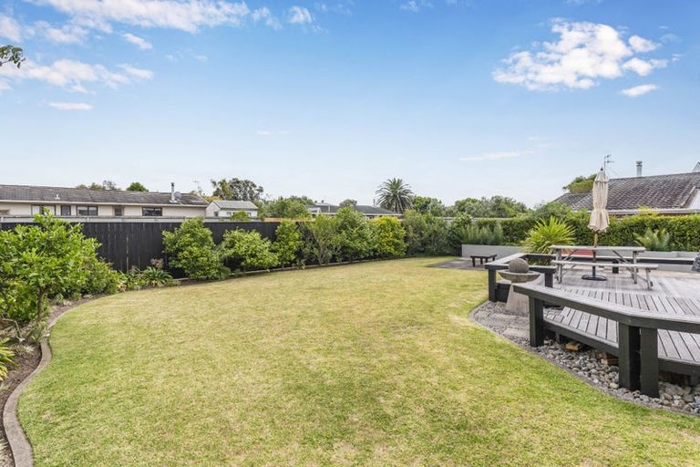 Photo of property in 11 Hadfield Place, Paraparaumu Beach, Paraparaumu, 5032