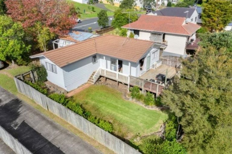 Photo of property in 106 Spinella Drive, Bayview, Auckland, 0629