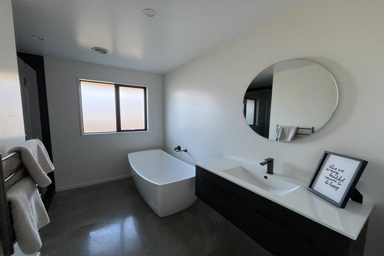 Photo of property in 5 Tahi Street, Albert Town, Wanaka, 9305