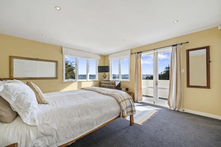 Photo of property in 28 Kowhai Street, Eastbourne, Lower Hutt, 5013