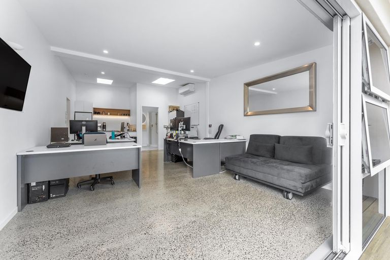 Photo of property in 10a Mackay Drive, Greenhithe, Auckland, 0632