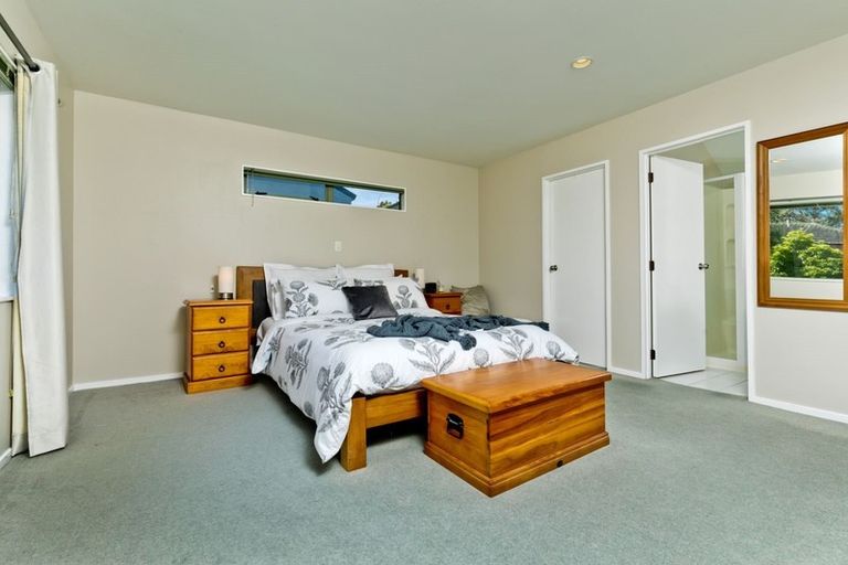 Photo of property in 2/362 East Coast Road, Sunnynook, Auckland, 0630
