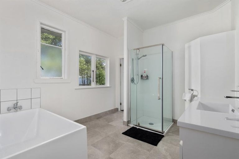 Photo of property in 106 Parkhurst Road, Parakai, 0830