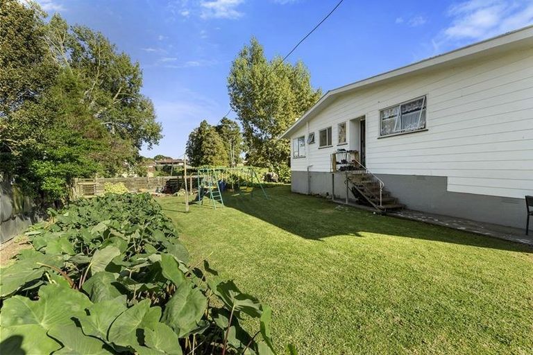 Photo of property in 16 Ririno Place, Manurewa, Auckland, 2102