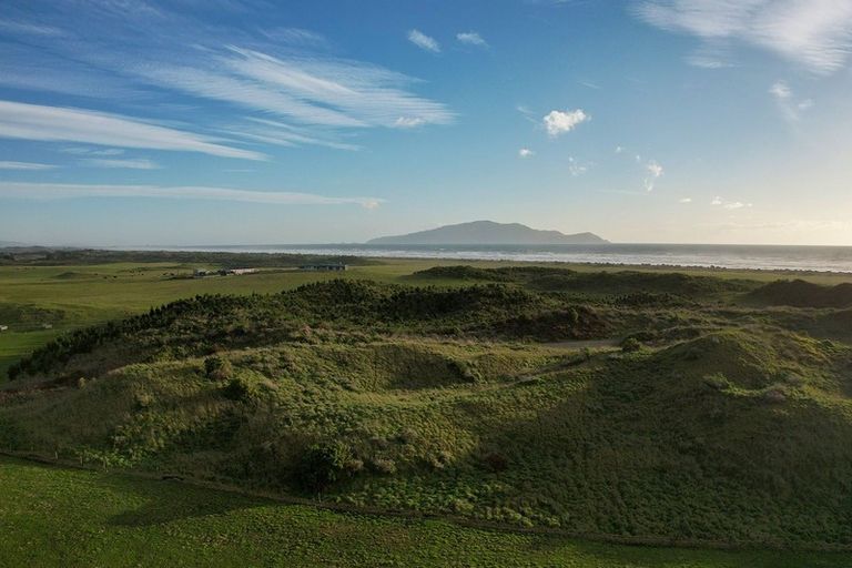Photo of property in 27 Mahurenga Lane, Te Horo, Otaki, 5581