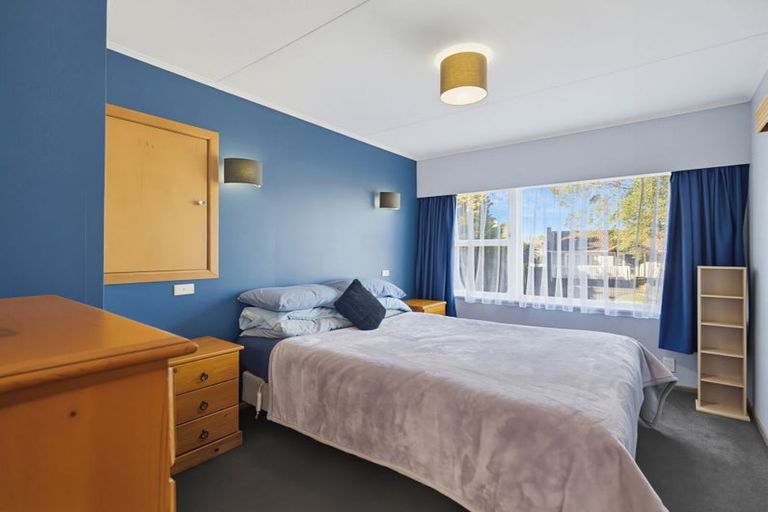 Photo of property in 1 Joanna Place, Deanwell, Hamilton, 3206