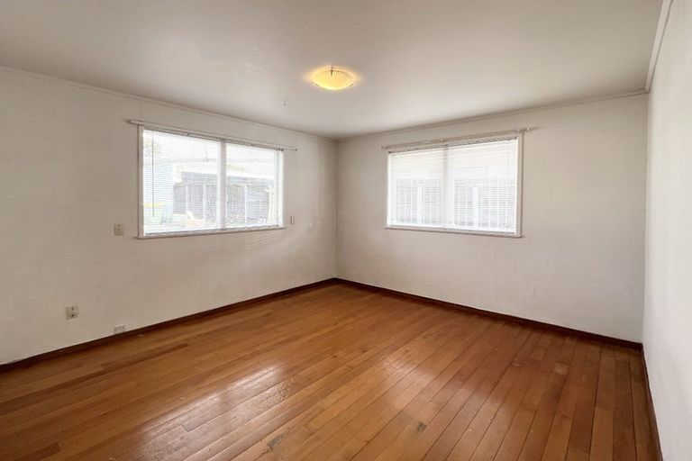 Photo of property in 93 Fairview Avenue, Fairview Heights, Auckland, 0632