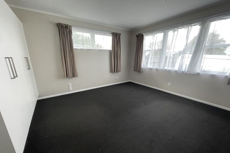 Photo of property in 496 Don Buck Road, Massey, Auckland, 0614