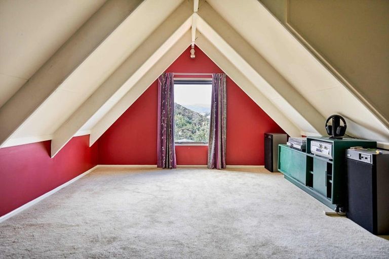 Photo of property in 18 Solander Place, Whitby, Porirua, 5024