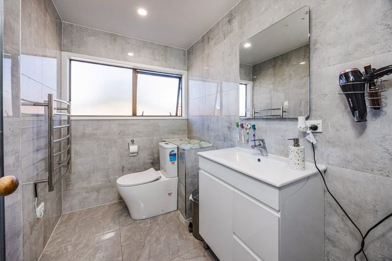 Photo of property in 2/10 Airfield Road, Takanini, 2112