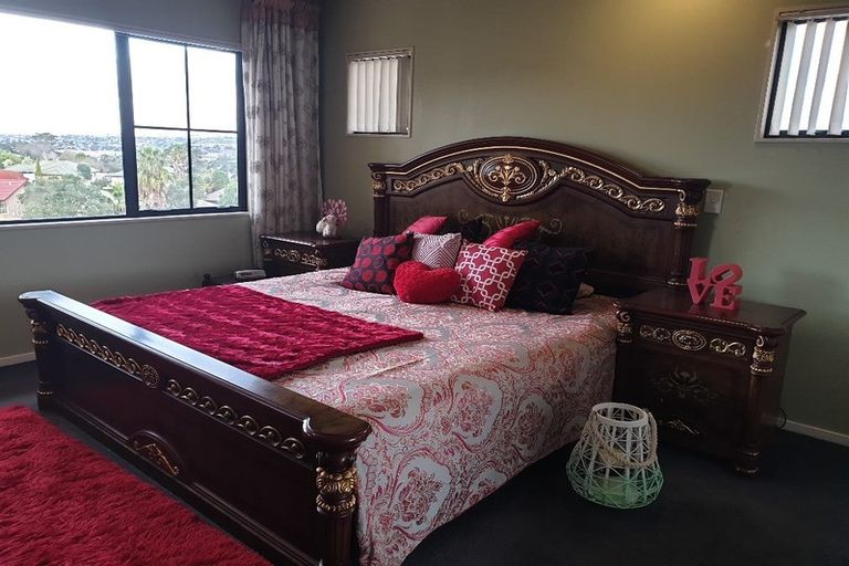 Photo of property in 14 San Domingo Rise, Henderson, Auckland, 0612