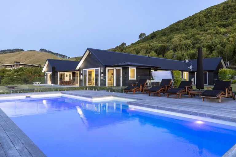 Photo of property in 35 Locheagles Rise, Kinloch, Taupo, 3377