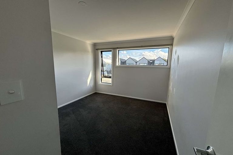 Photo of property in 32 Doug Jensen Street, Wallaceville, Upper Hutt, 5018