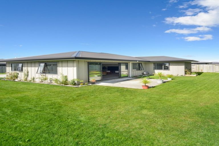 Photo of property in 26 Wescombe Grove, Feilding, 4702