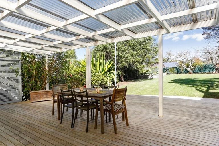 Photo of property in 39 Tahi Terrace, Glen Eden, Auckland, 0602
