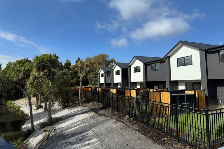 Photo of property in 1/1 Matata Place, Dallington, Christchurch, 8061