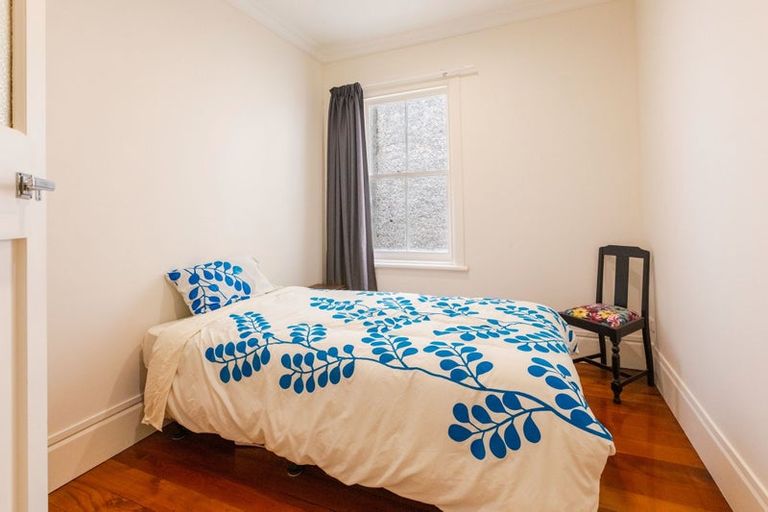Photo of property in 35 Milton Road, Bluff Hill, Napier, 4110