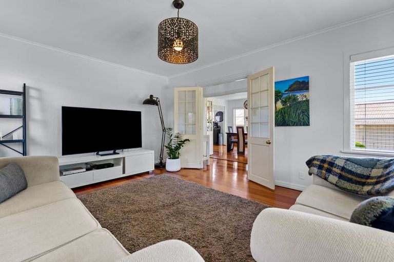 Photo of property in 64 Tirimoana Road, Te Atatu South, Auckland, 0602