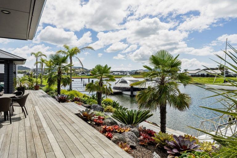 Photo of property in 13 Awatea Drive, Whitianga, 3510